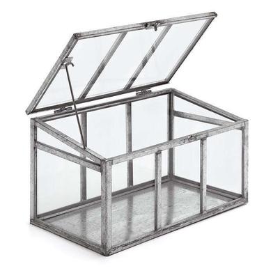 Five Greenhouse Supplies That Are Essential to Have