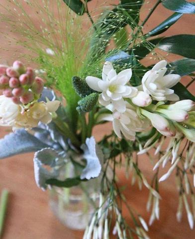 DIY Flowers: 11 Easy Winter Floral Arrangements - Gardenista