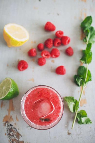 These 4 cocktails have ice cubes infused with booze and botanicals.