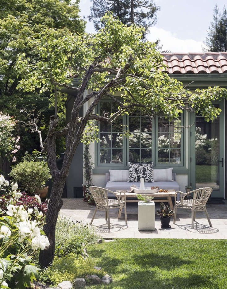 Gardenista editor Michelle Slatalla created an outdoor room in her California backyard with the help of a teak daybed from Terrain.