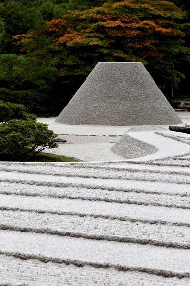 10 Garden Ideas to Steal from Japanese Zen Masters - Gardenista