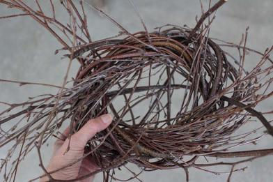 DIY Bird Nests: Twig Tabletop Arrangements for Easter - Gardenista