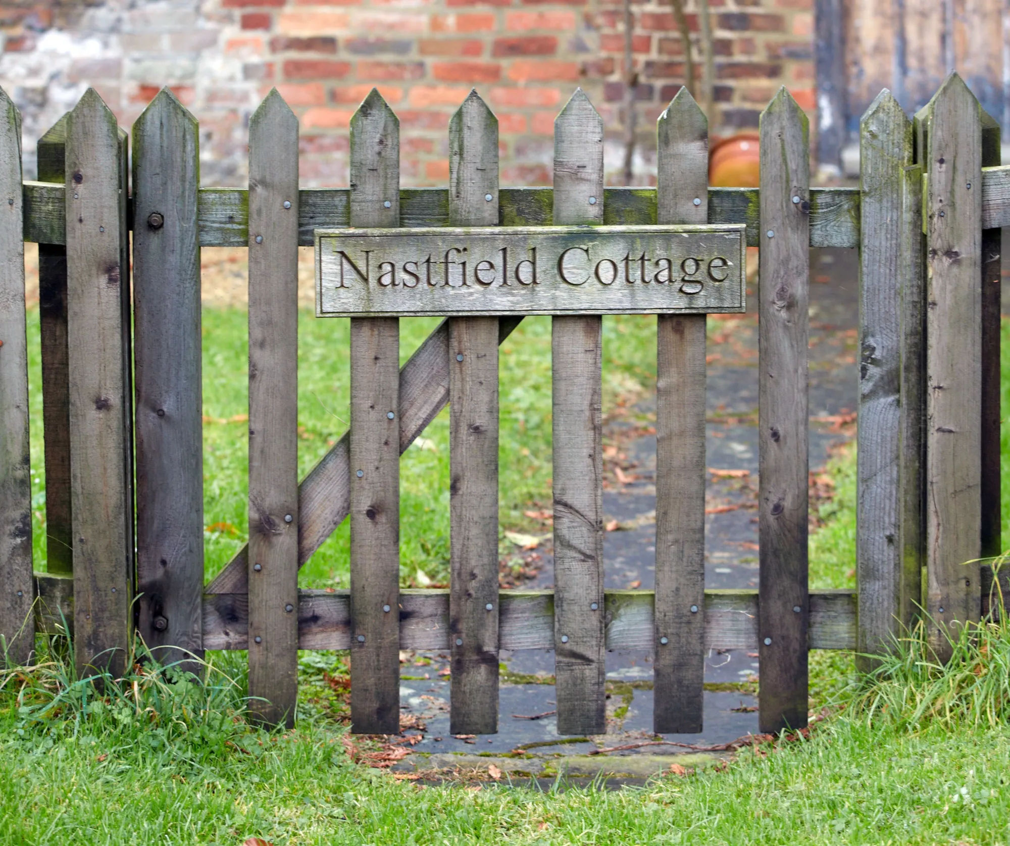 Get the Look: The English Garden Gate, 10 Ways - Gardenista