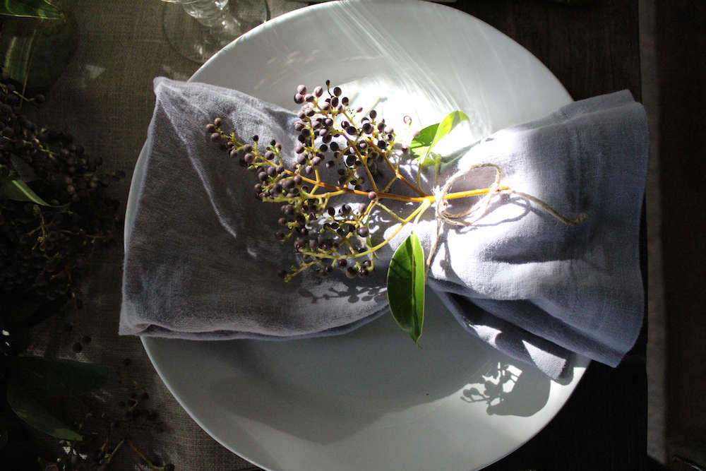 DIY: Foraged Thanksgiving Tabletop with Berries and Branches - Gardenista