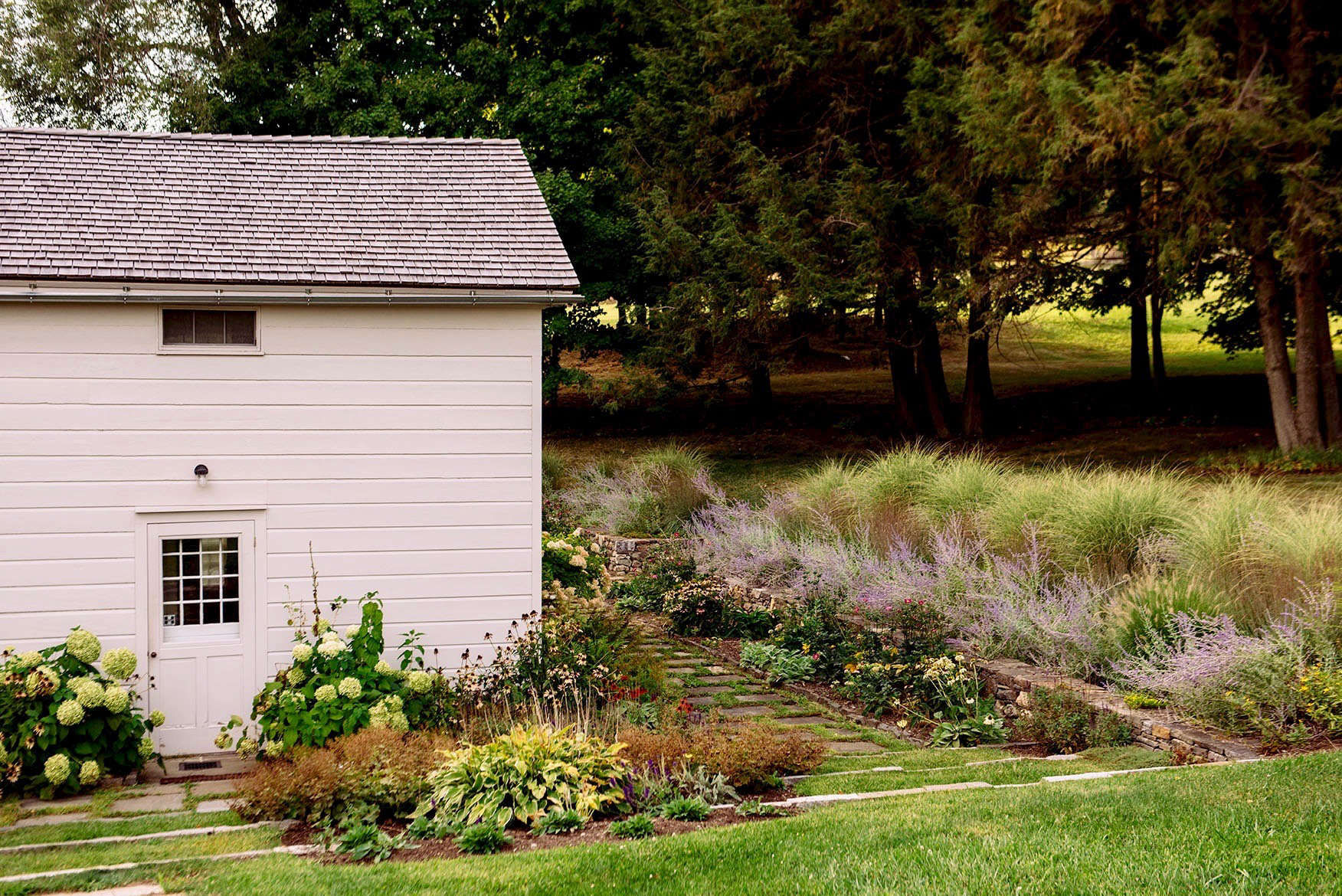 Hardscaping 101: Retaining Walls - Gardenista