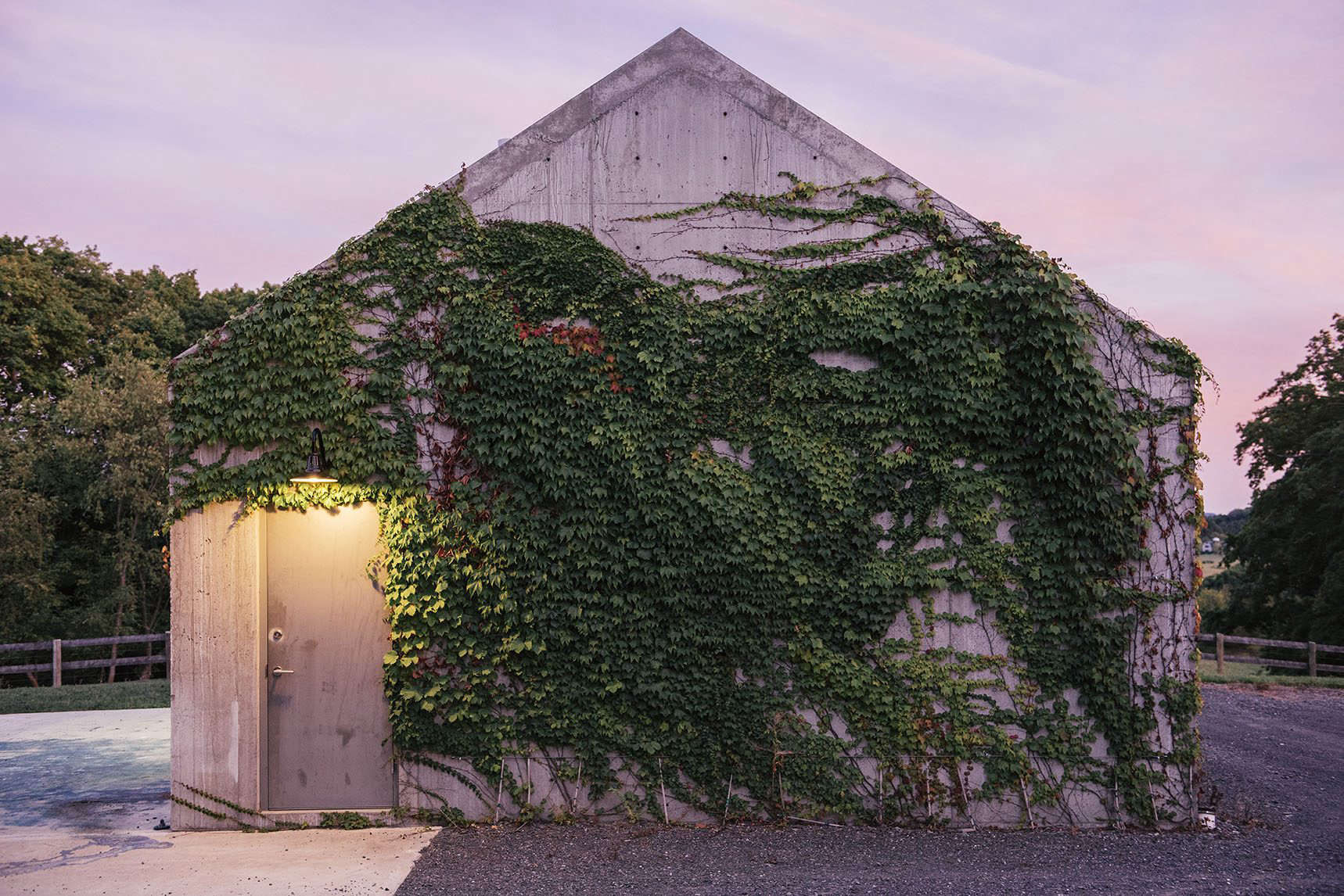 The Ivy League: An Artist's Welding Workshop Covered in Vines in Upstate NY - Gardenista