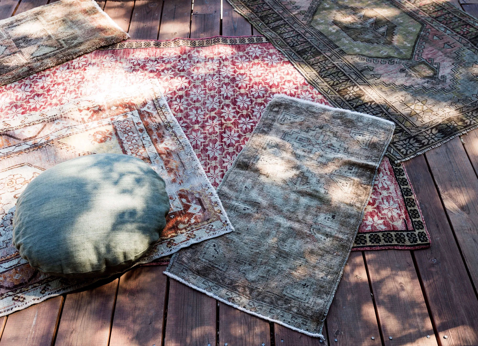 5 Favorites: Carpets in Outdoor Spaces - Gardenista