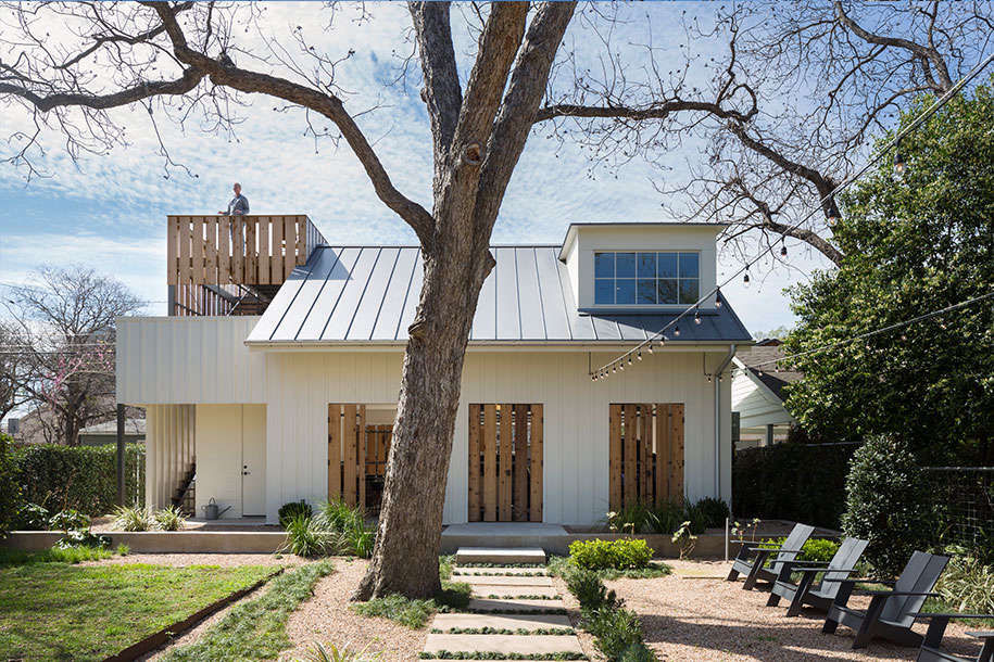 Outbuilding of the Week: Back Alley House by Tim Cuppett Architects - Gardenista