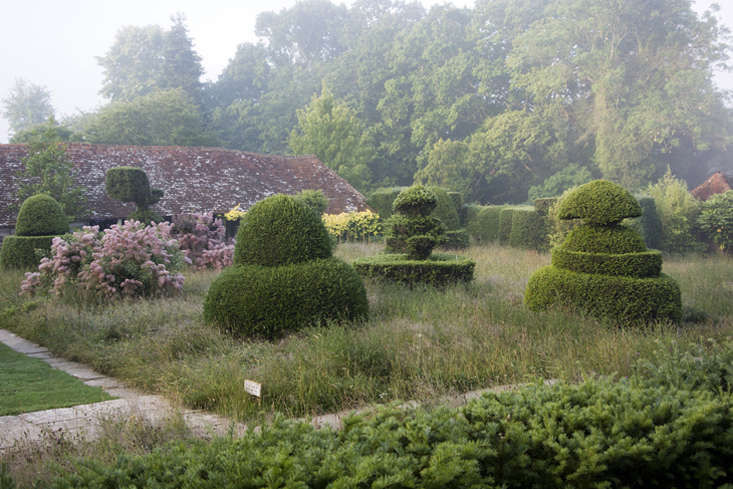 Required Reading: Meadows at Great Dixter and Beyond - Gardenista