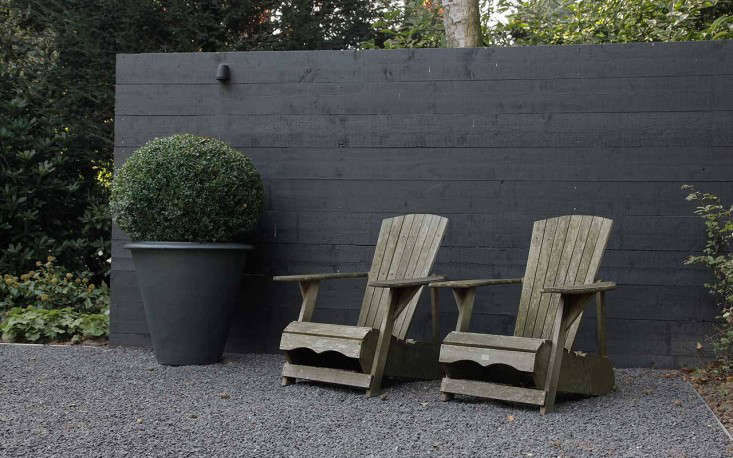 Trend Alert: Black Fences - Gardenista