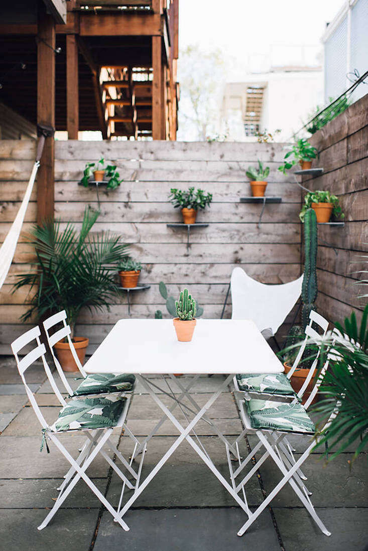 Steal This Look: A Garden Terrace in South Boston - Gardenista