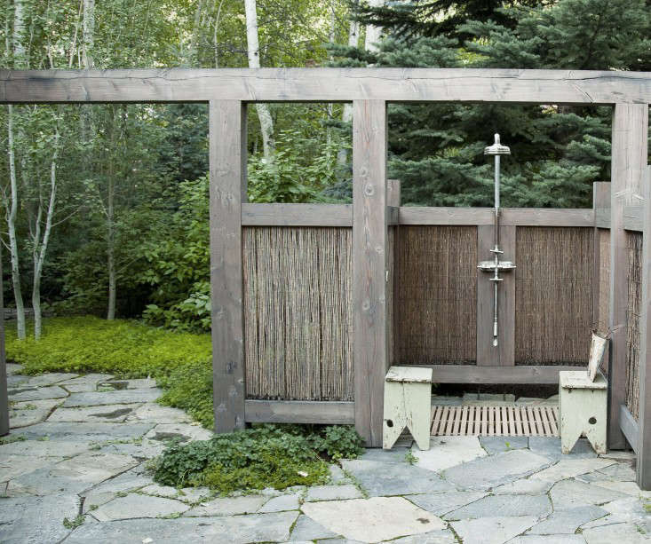 Private Idaho: A Rustic Outdoor Shower in Sun Valley - Gardenista