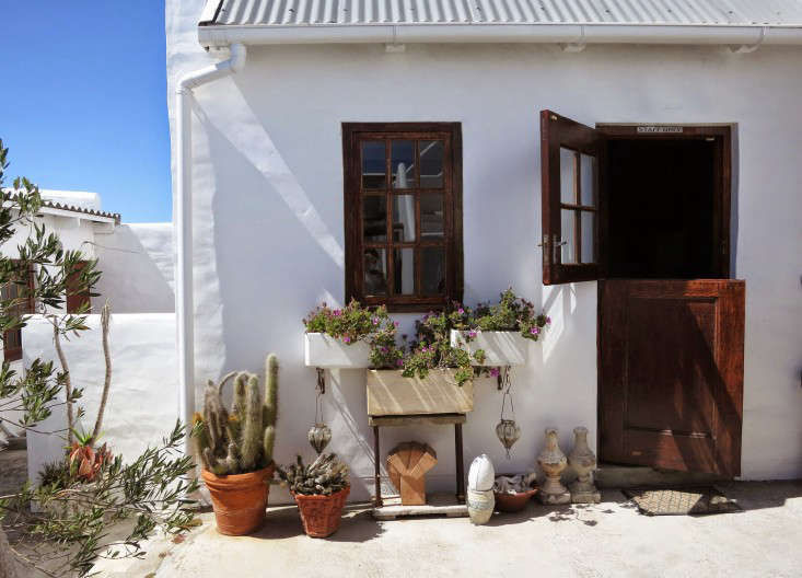 Oystercatchers'Haven:AWhitewashedHideawayonSouthAfrica'sWestCoast-Gardenista