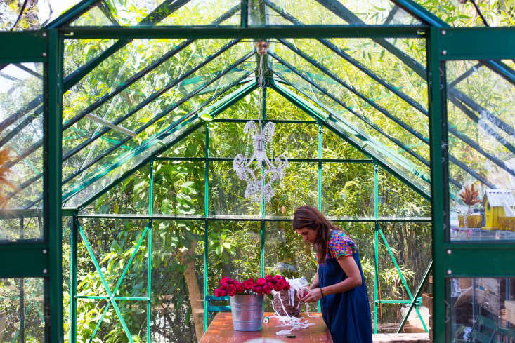 OutbuildingoftheWeek:ATinyGlassStudioinBarcelona-Gardenista