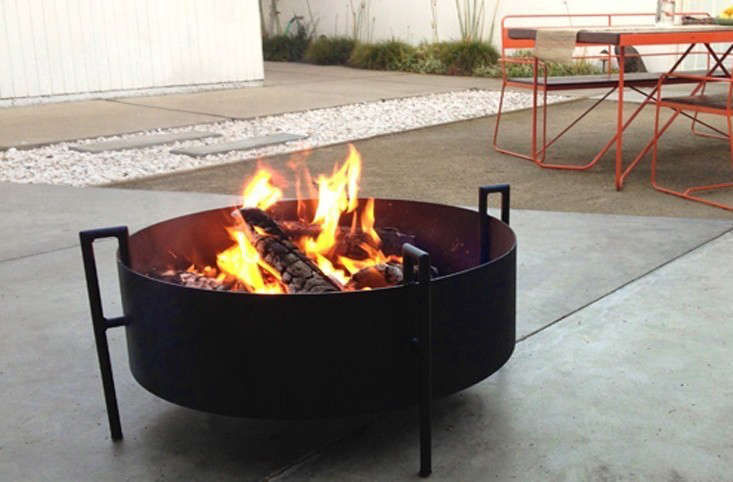 10EasyPieces:PortableFirePits-Gardenista