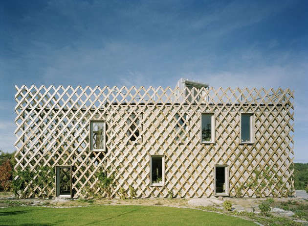 ArchitectVisit:GardenHouseinSwedenbyTham&Videgard-Remodelista