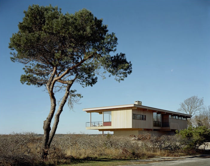 Architect&DesignerVisit:CaryTamarkinandSuzanneShakerinShelterIsland-Remodelista