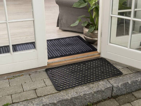 10 Easy Pieces: Modern Outdoor Doormats