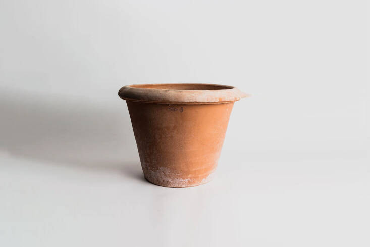 The Vaso Liscio Camelia Pot in terracotta from Tuscany starts at \$76.97 at Cigale & Fourmi.