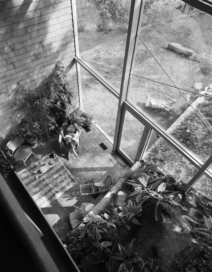 Koch II House, Location Unknown, 1953. Architect: Carl Koch. Landscape Architect: Unknown. Photograph by Ezra Stoller.